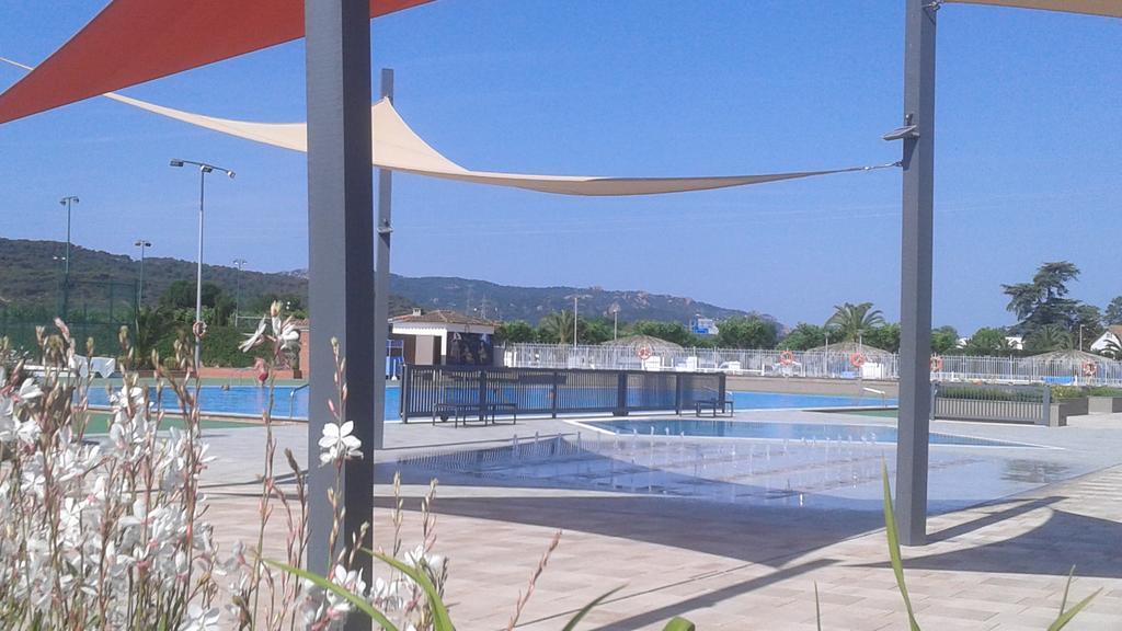 Camping Riembau Hotel Castell-Castell-Platja d'Aro Buitenkant foto