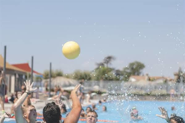 Camping Riembau Hotel Castell-Castell-Platja d'Aro Buitenkant foto